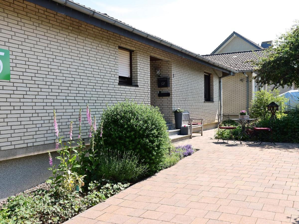 Sunny Flat In Bad Driburg With Garden Apartment Екстериор снимка